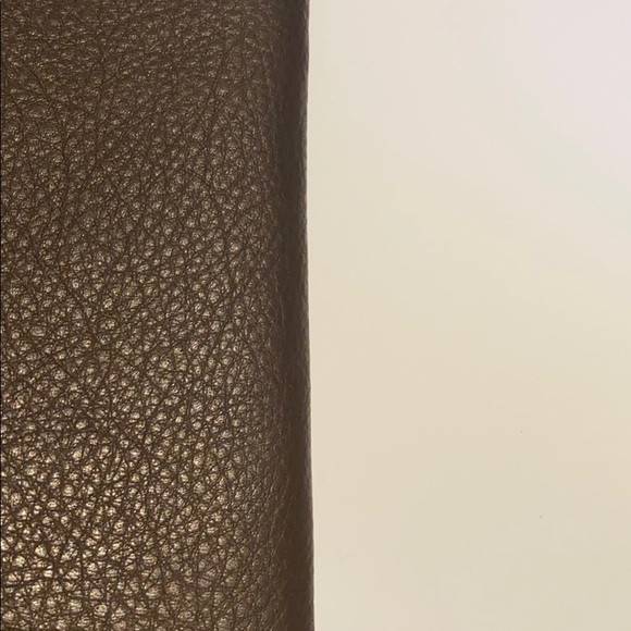 🌸Host Pick🌸New Leather crossbody/pouch - Picture 7 of 12